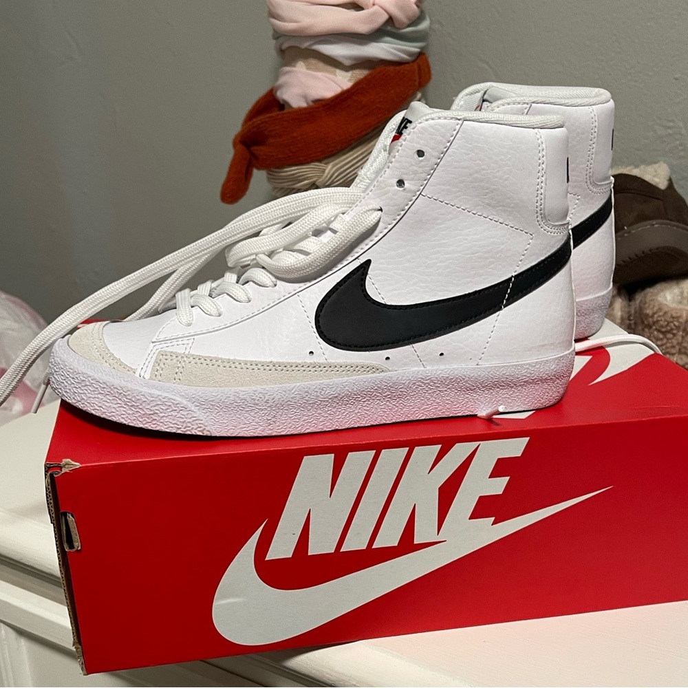 Nike blazers high top. Worn twice. Like new